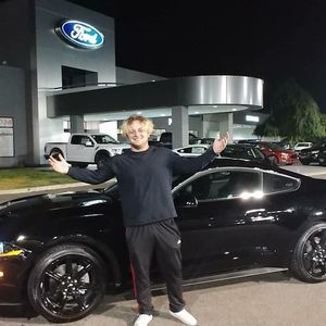 Meet your Posher, Stephen